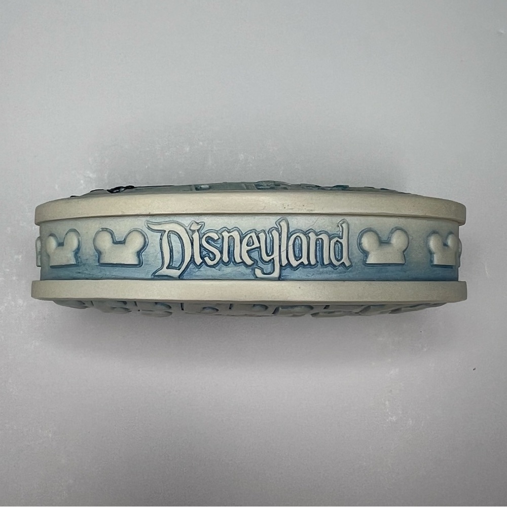 Disneyland Olszewski Miniature Box - Picture 4 of 7